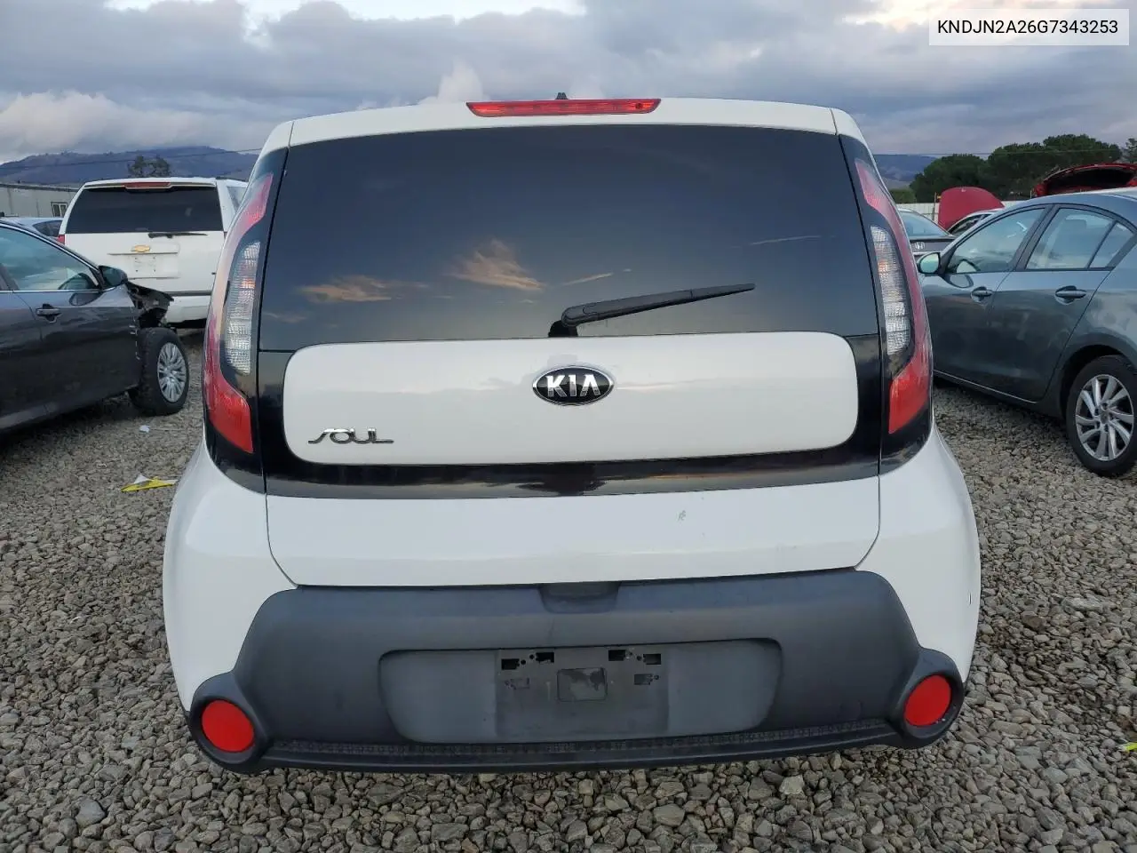 KNDJN2A26G7343253 2016 Kia Soul