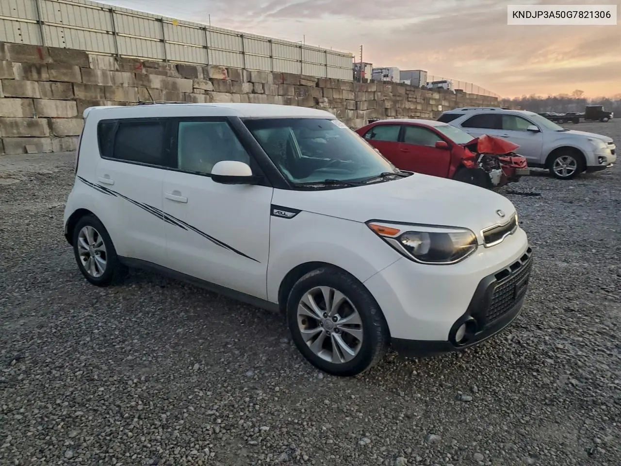 KNDJP3A50G7821306 2016 Kia Soul +