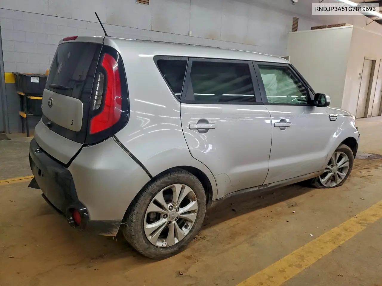 KNDJP3A51G7819693 2016 Kia Soul +