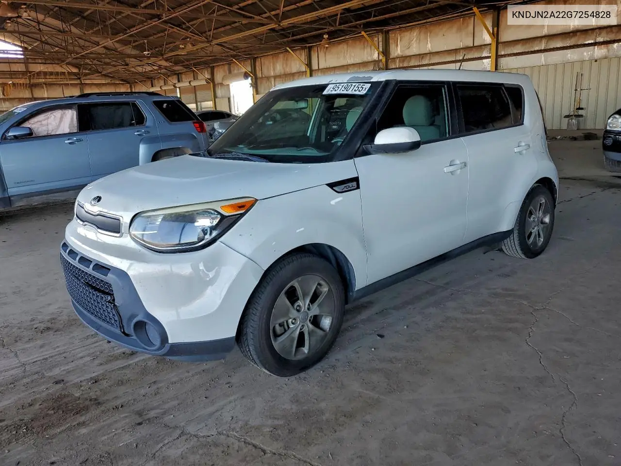 KNDJN2A22G7254828 2016 Kia Soul