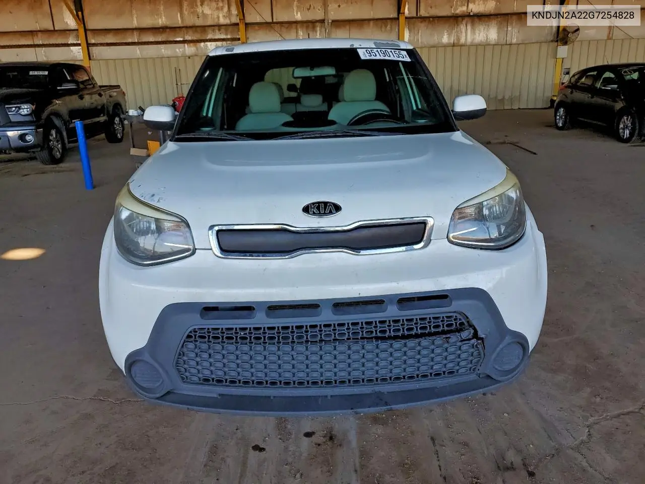 KNDJN2A22G7254828 2016 Kia Soul