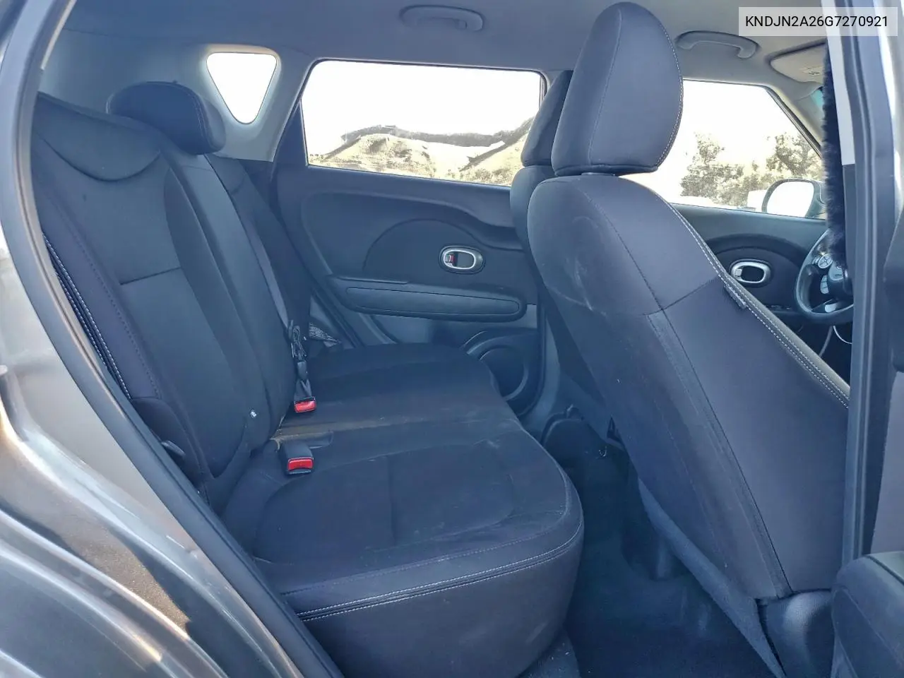 KNDJN2A26G7270921 2016 Kia Soul