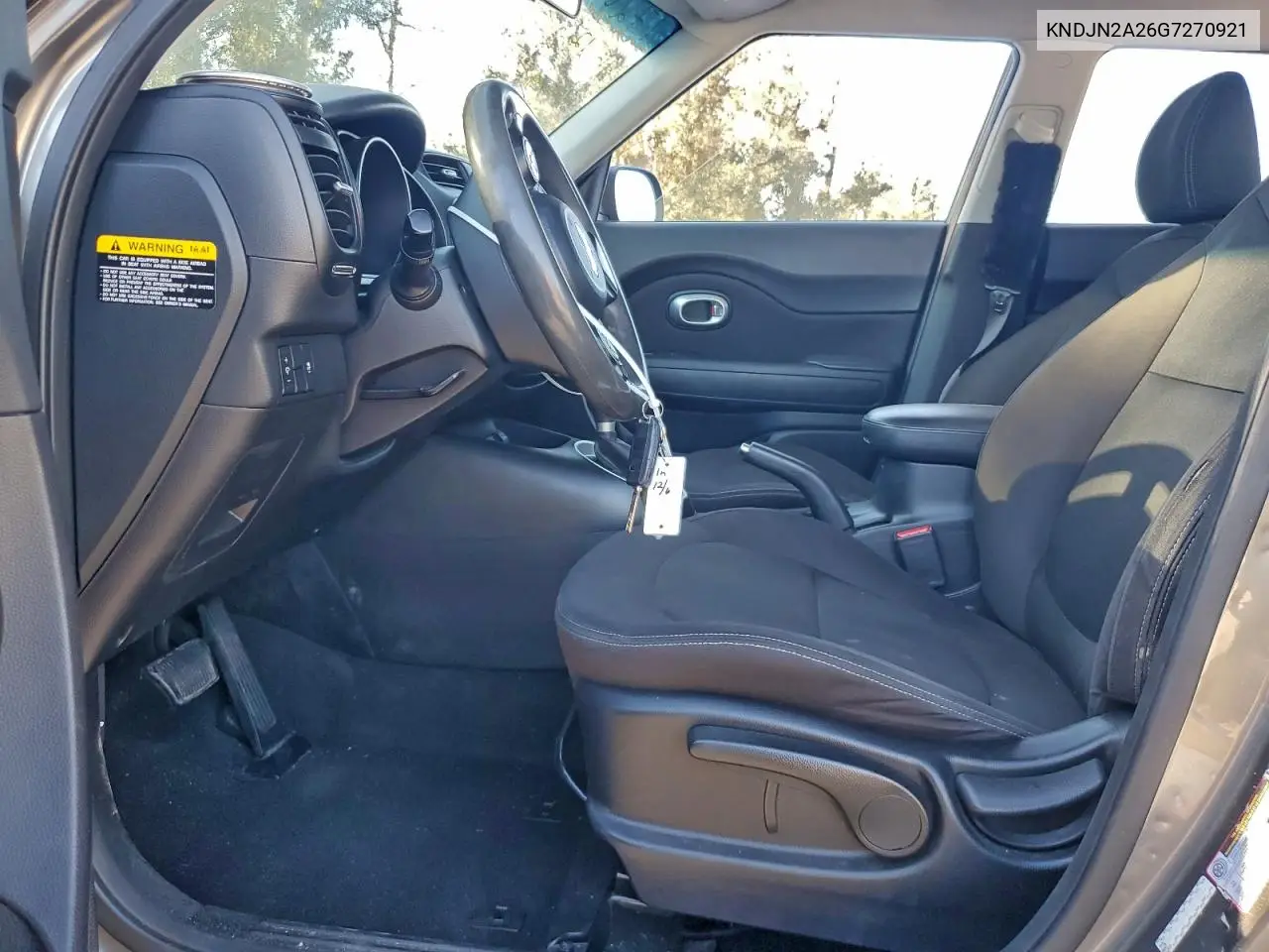 KNDJN2A26G7270921 2016 Kia Soul
