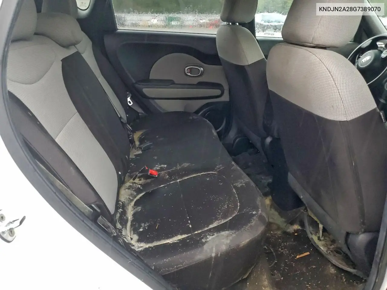 KNDJN2A28G7389070 2016 Kia Soul