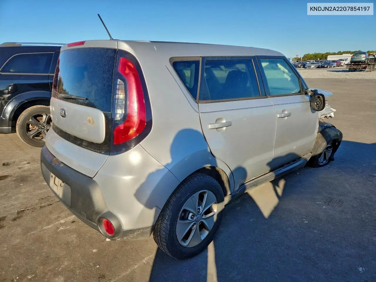 KNDJN2A22G7854197 2016 Kia Soul