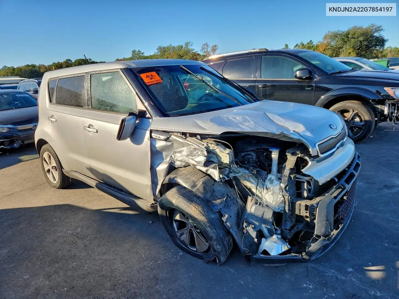 KNDJN2A22G7854197 2016 Kia Soul