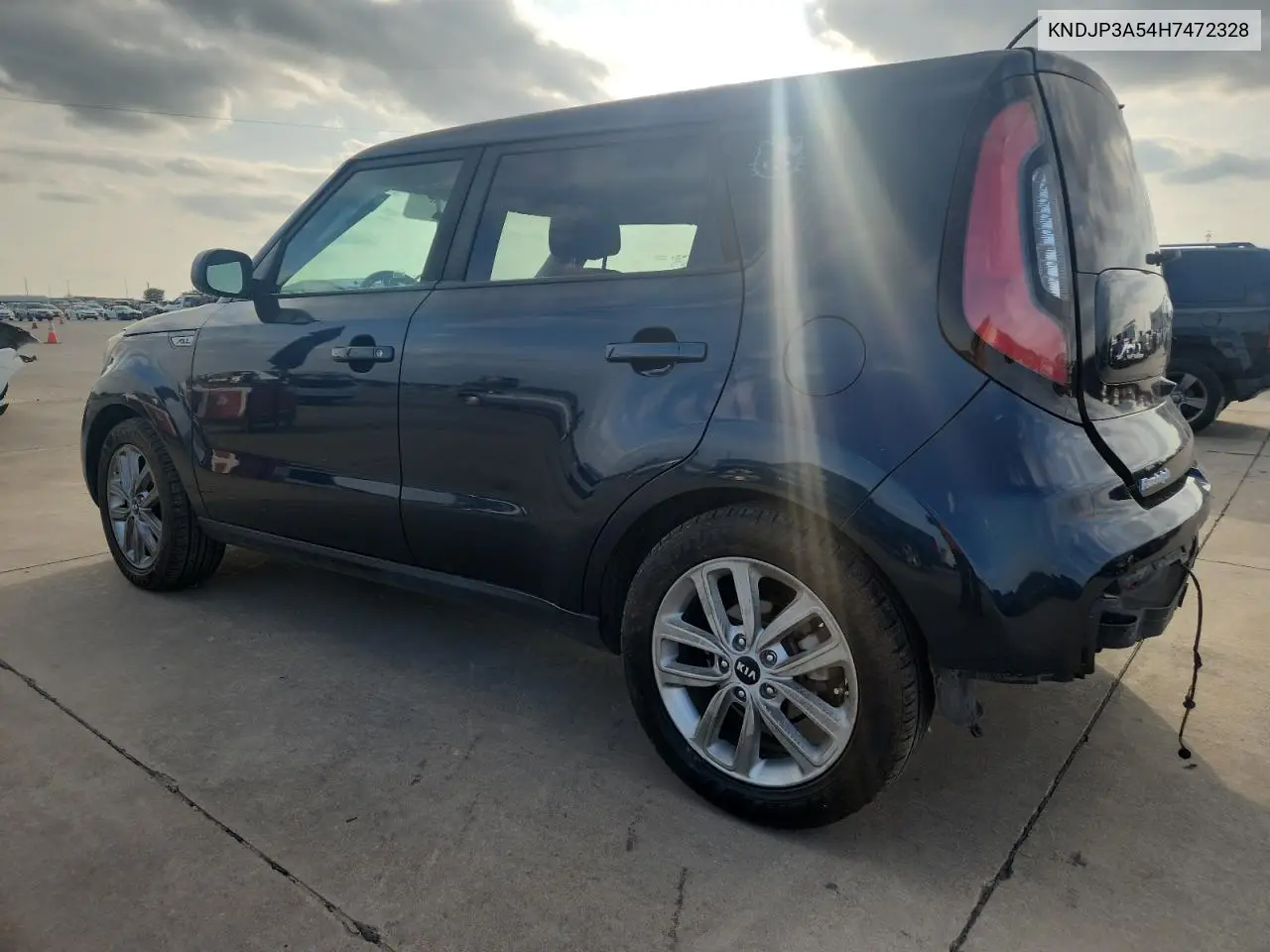 KNDJP3A54H7472328 2017 Kia Soul +