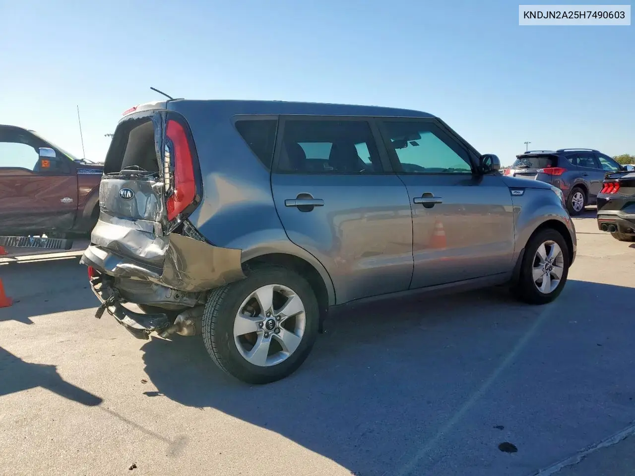 KNDJN2A25H7490603 2017 Kia Soul
