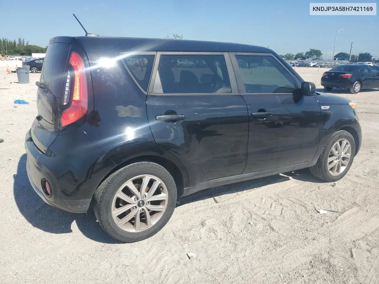 KNDJP3A58H7421169 2017 Kia Soul +