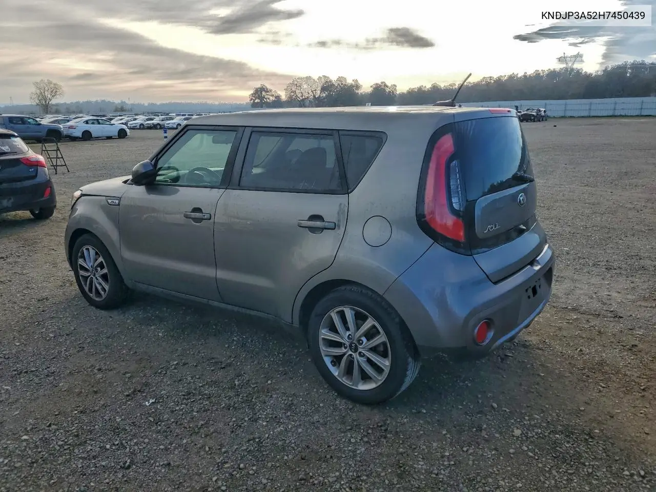 KNDJP3A52H7450439 2017 Kia Soul +