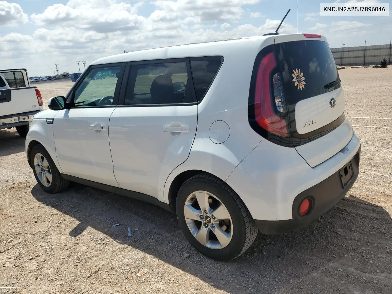 KNDJN2A25J7896046 2018 Kia Soul