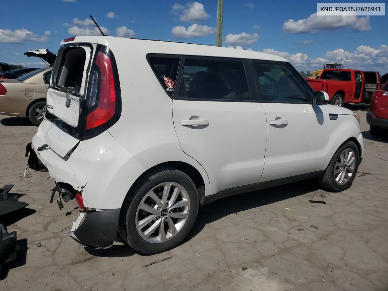 KNDJP3A55J7626941 2018 Kia Soul +