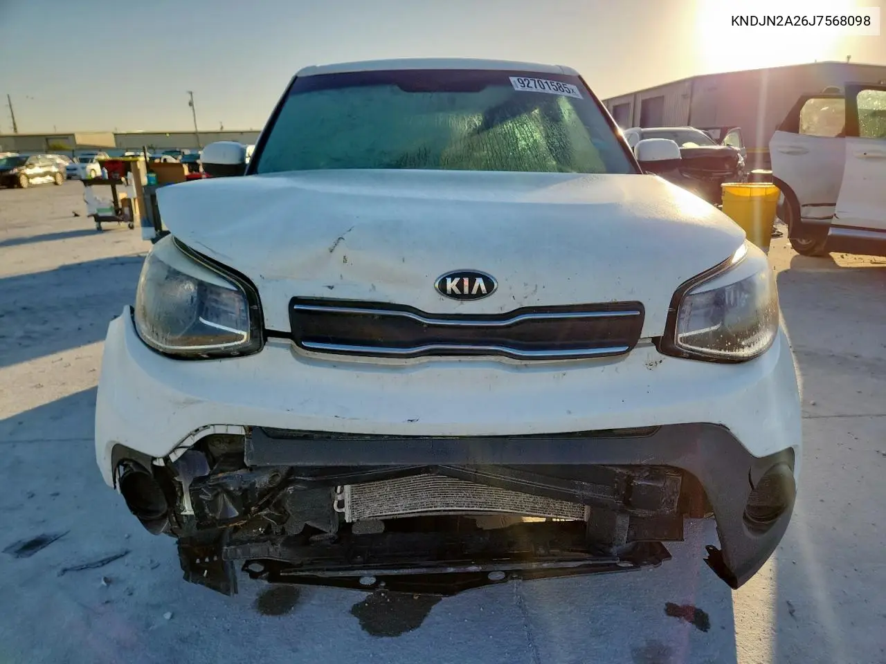 KNDJN2A26J7568098 2018 Kia Soul
