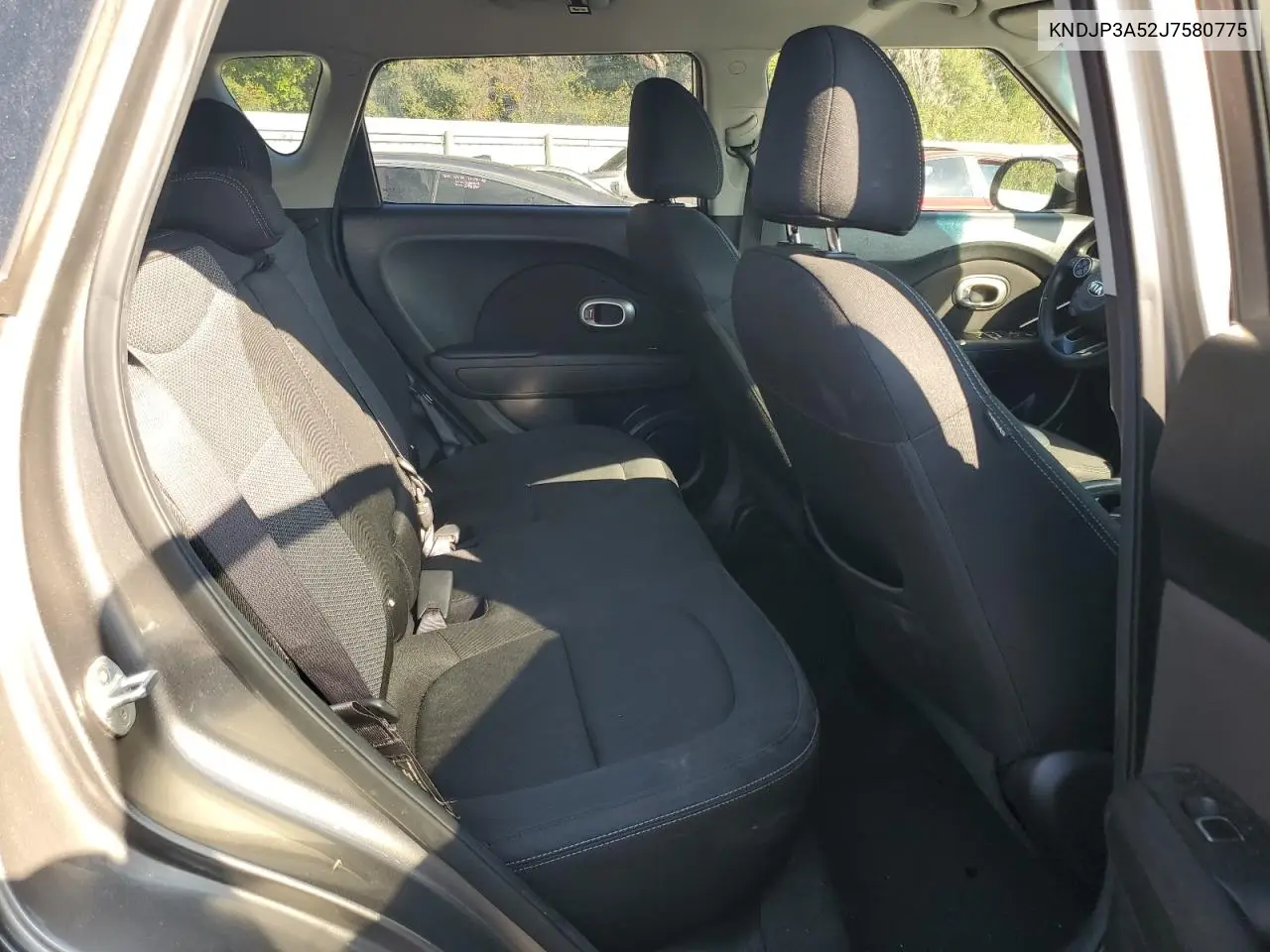 KNDJP3A52J7580775 2018 Kia Soul +