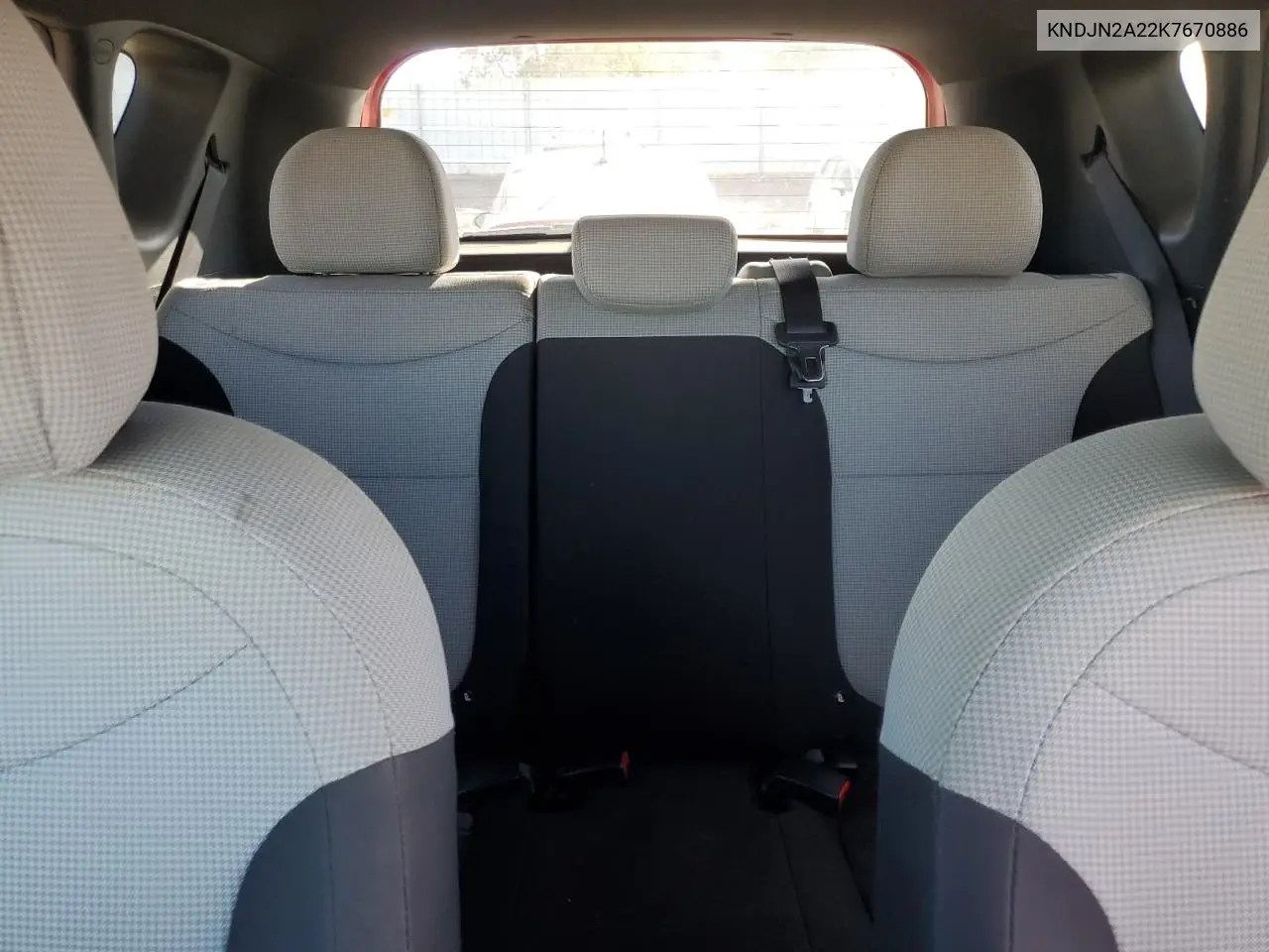 KNDJN2A22K7670886 2019 Kia Soul