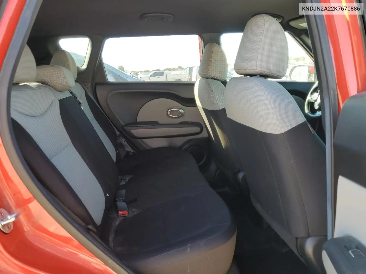 KNDJN2A22K7670886 2019 Kia Soul