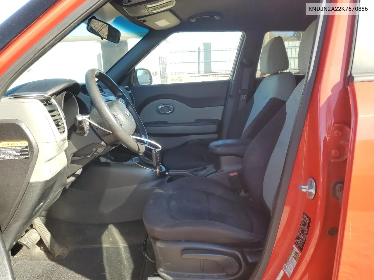 KNDJN2A22K7670886 2019 Kia Soul