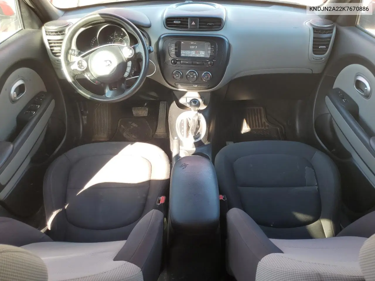 KNDJN2A22K7670886 2019 Kia Soul