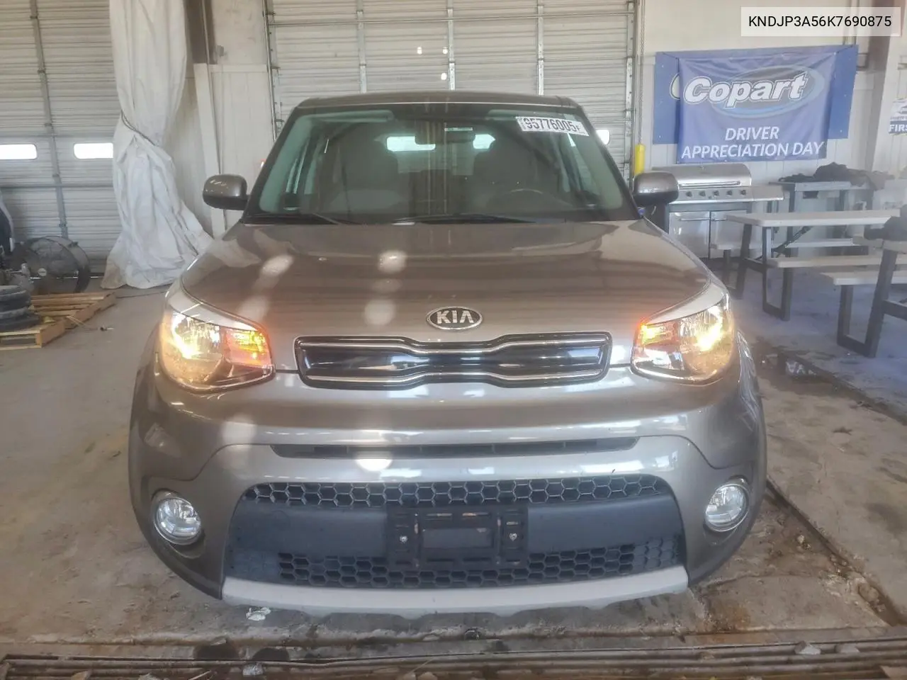 KNDJP3A56K7690875 2019 Kia Soul +