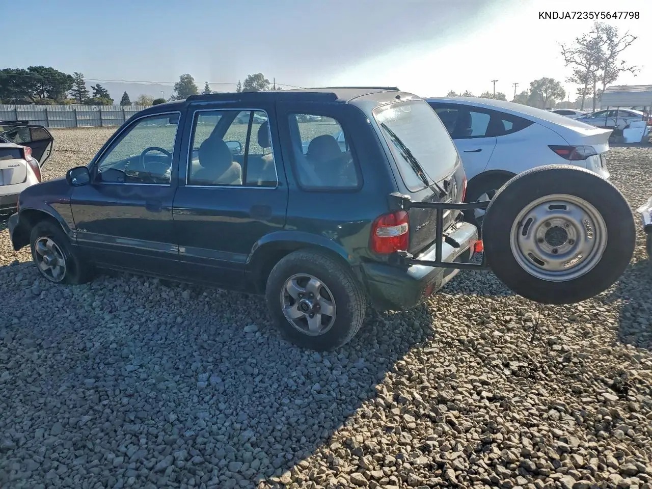 KNDJA7235Y5647798 2000 Kia Sportage