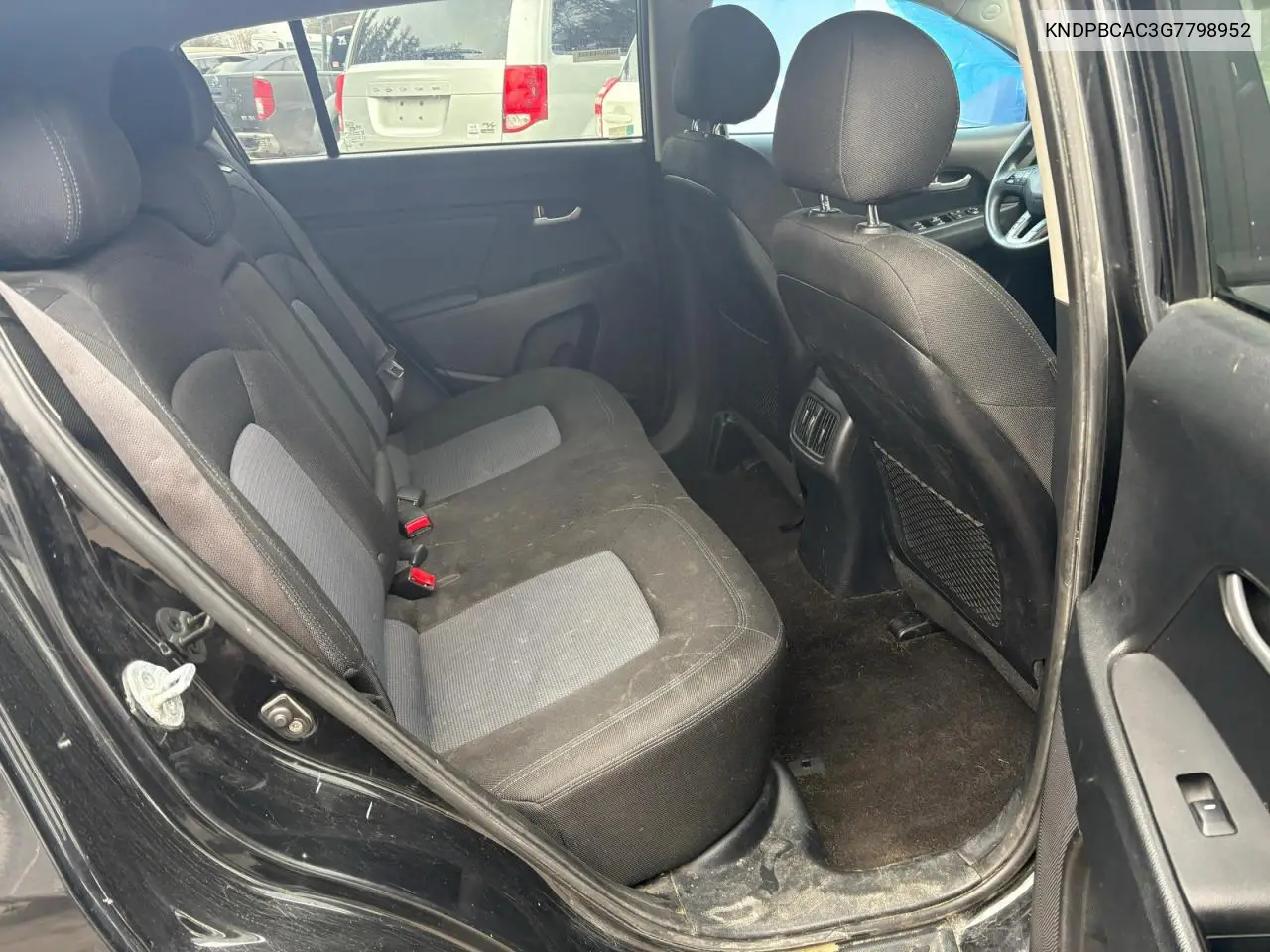 KNDPBCAC3G7798952 2016 Kia Sportage Lx