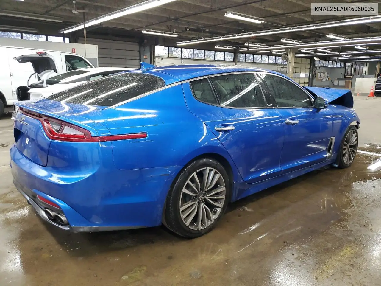 KNAE25LA0K6060035 2019 Kia Stinger Premium