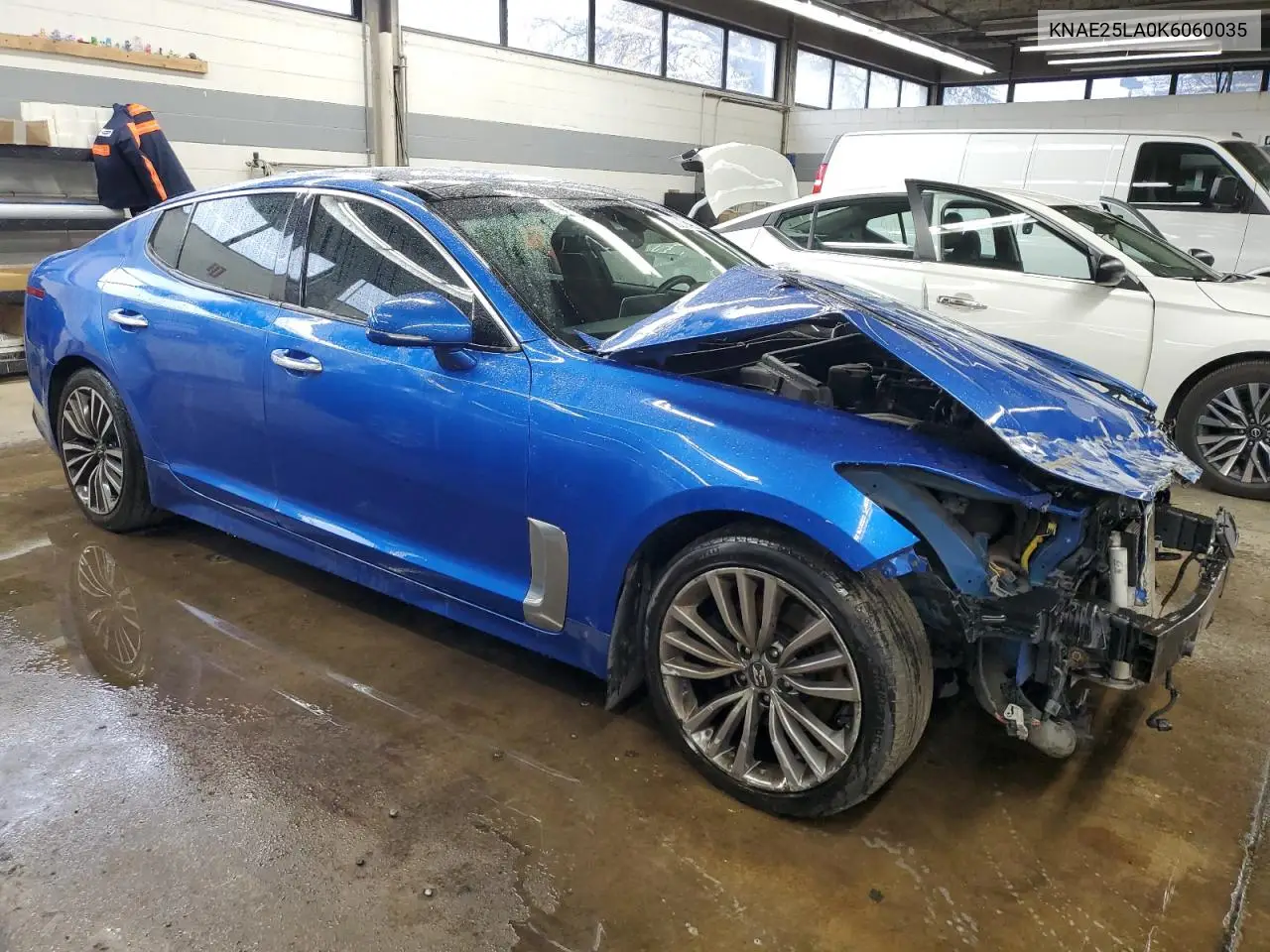 KNAE25LA0K6060035 2019 Kia Stinger Premium