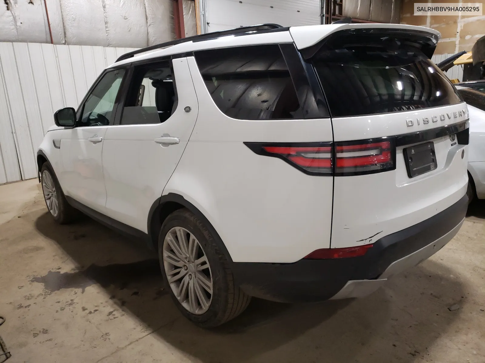 SALRHBBV9HA005295 2017 Land Rover Discovery Hse Luxury