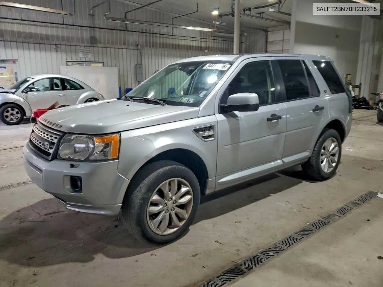 SALFT2BN7BH233215 2011 Land Rover Lr2 Hse Luxury
