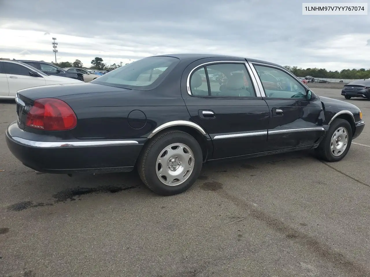 1LNHM97V7YY767074 2000 Lincoln Continental