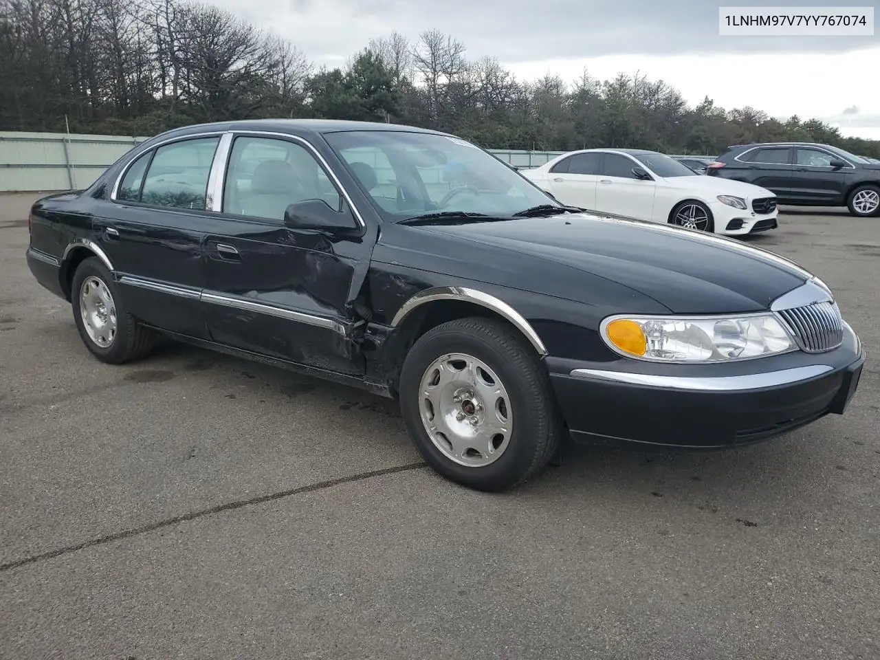 1LNHM97V7YY767074 2000 Lincoln Continental