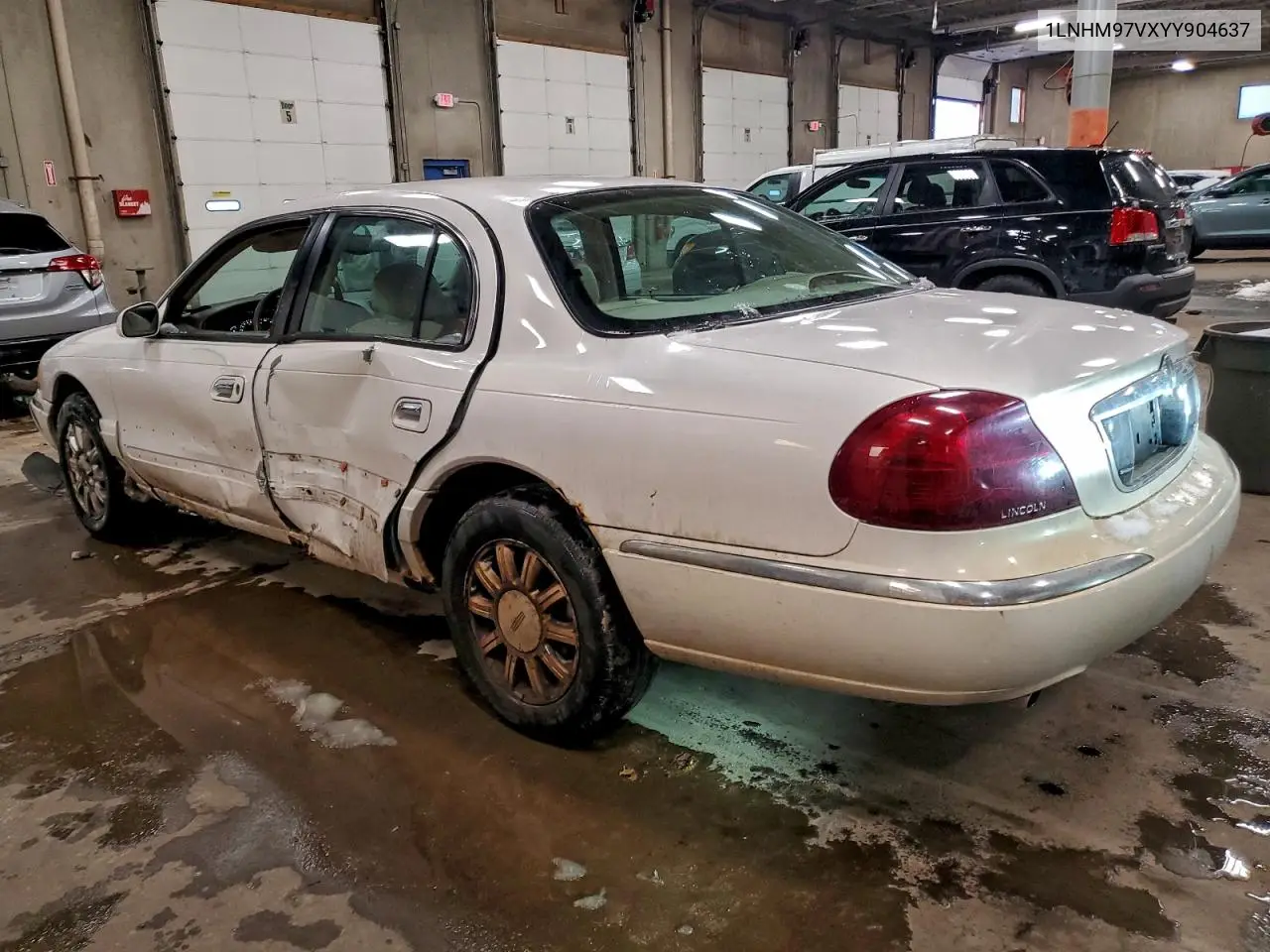1LNHM97VXYY904637 2000 Lincoln Continental
