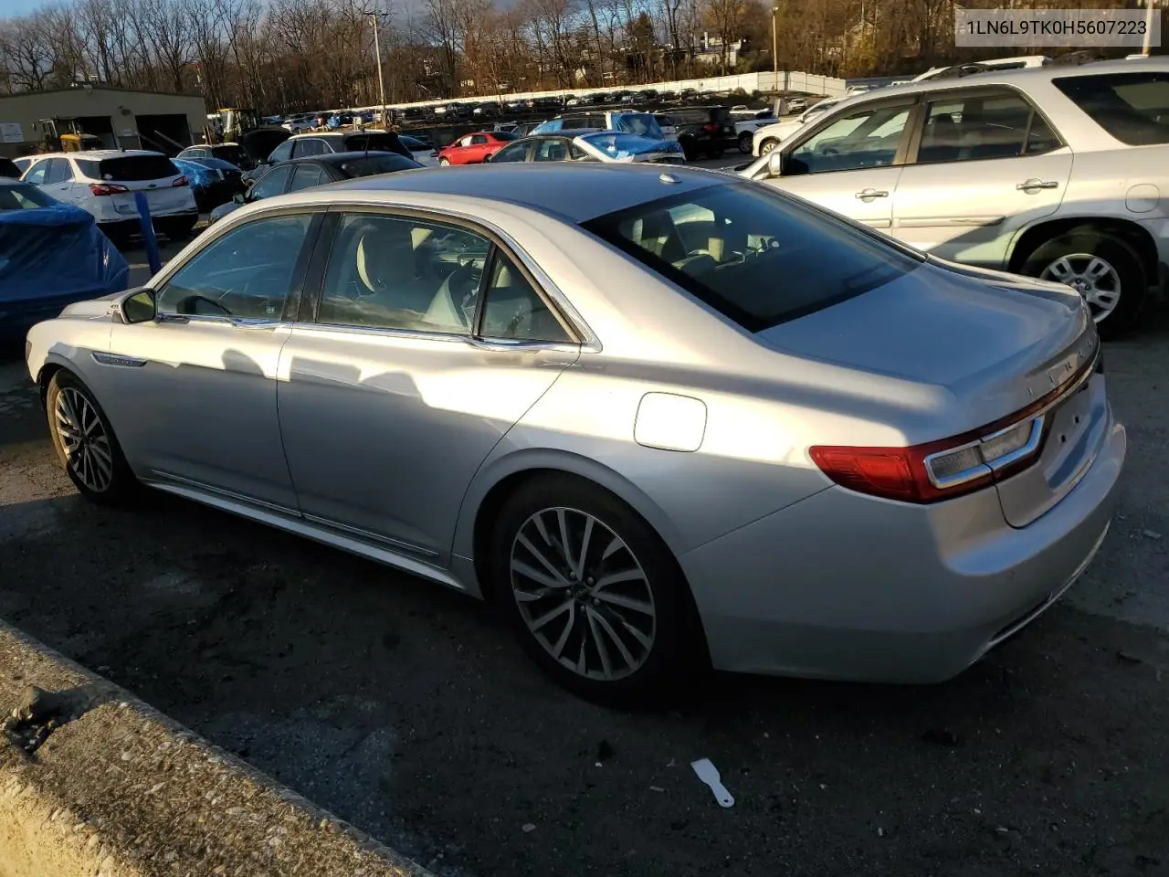 1LN6L9TK0H5607223 2017 Lincoln Continental Select