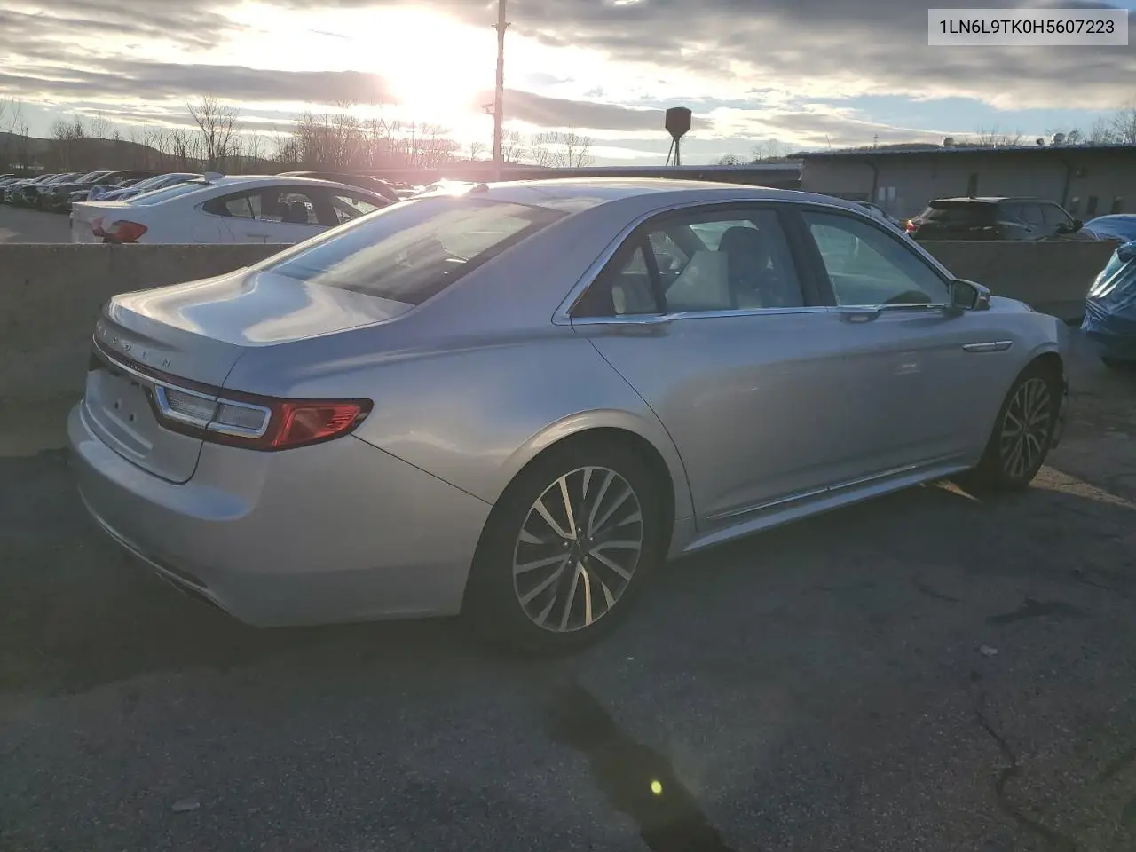1LN6L9TK0H5607223 2017 Lincoln Continental Select