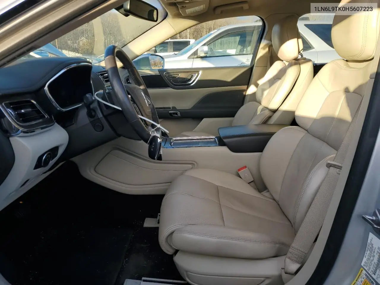 1LN6L9TK0H5607223 2017 Lincoln Continental Select