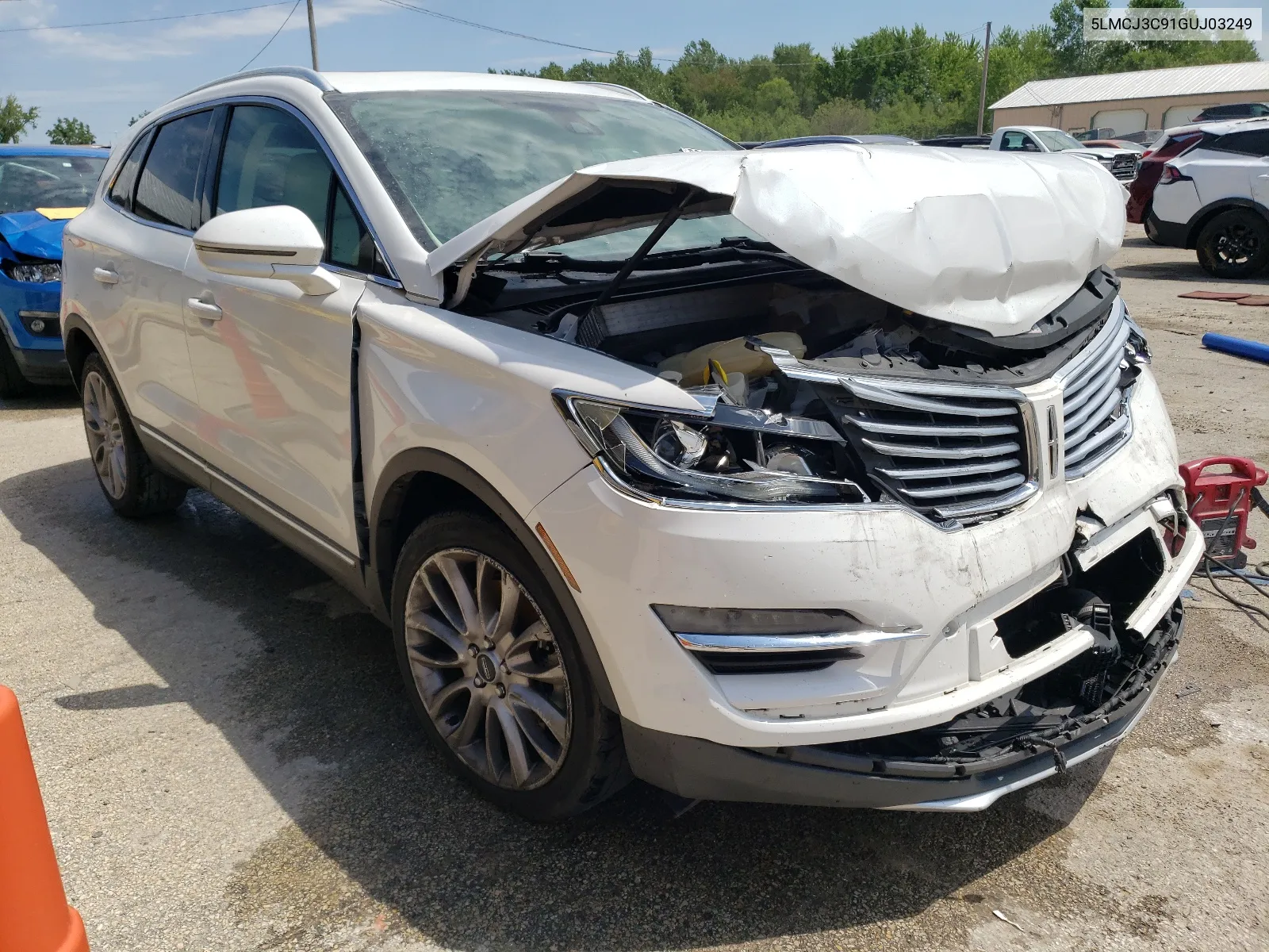 5LMCJ3C91GUJ03249 2016 Lincoln Mkc Reserve