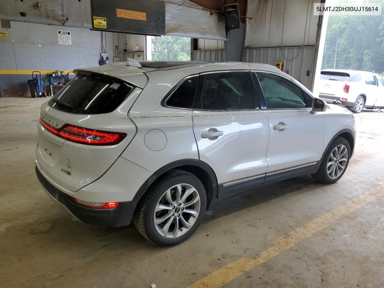 2016 Lincoln Mkc Select VIN: 5LMTJ2DH3GUJ15614 Lot: 62754684