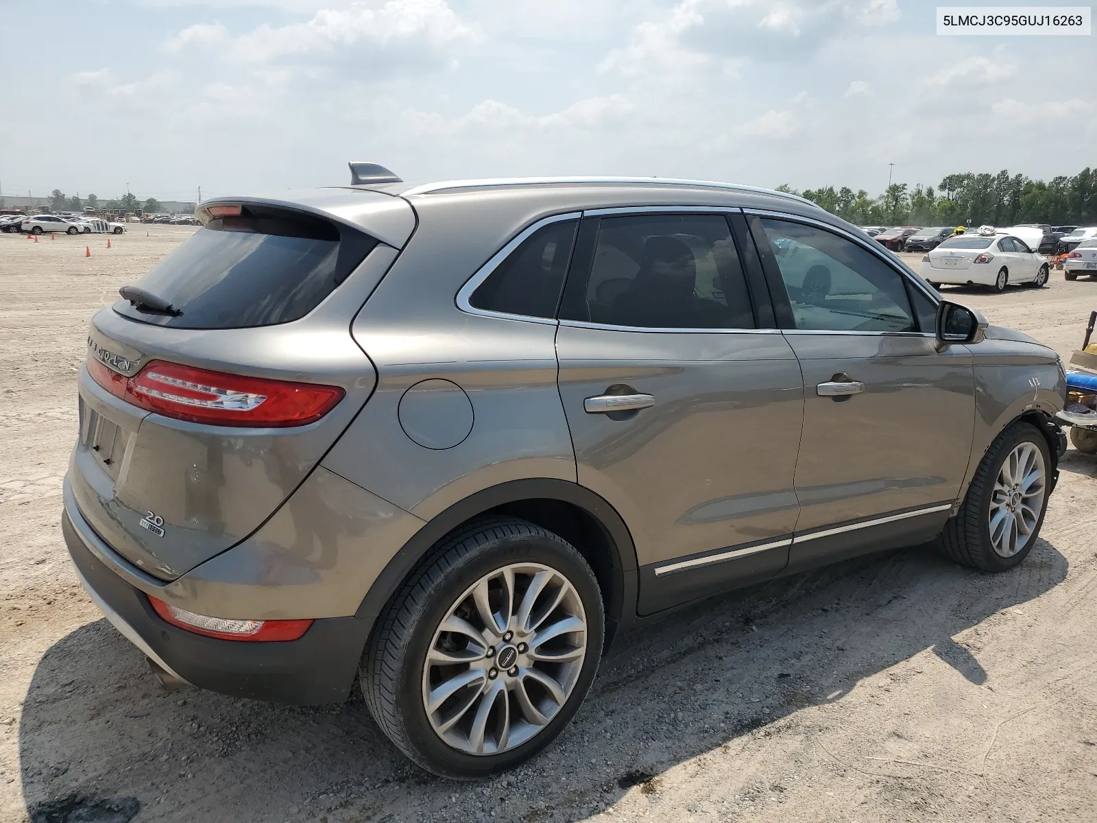 5LMCJ3C95GUJ16263 2016 Lincoln Mkc Reserve