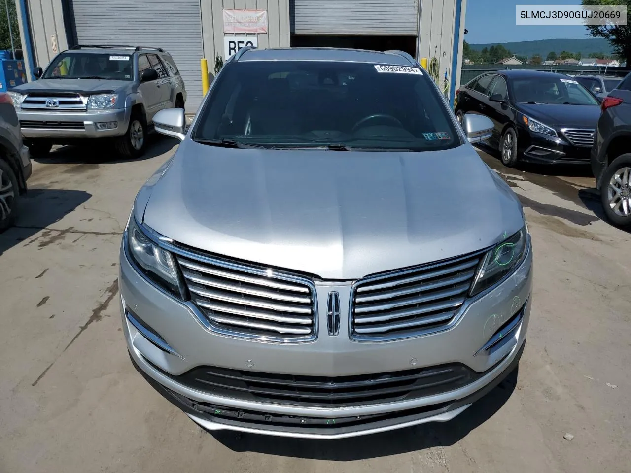 5LMCJ3D90GUJ20669 2016 Lincoln Mkc Reserve