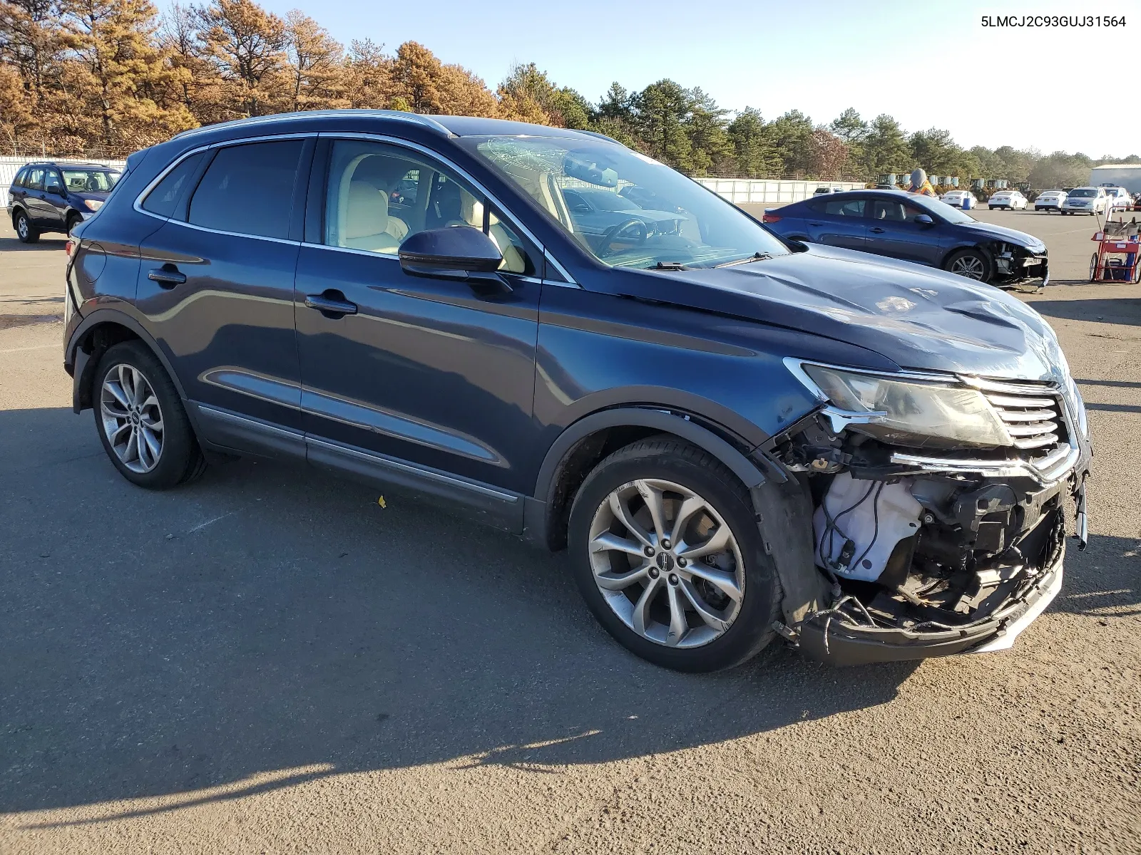 5LMCJ2C93GUJ31564 2016 Lincoln Mkc Select