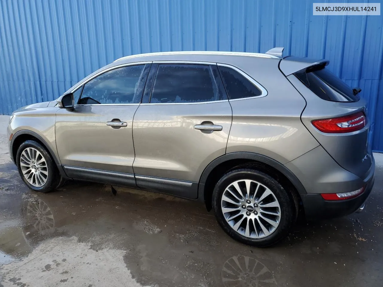 5LMCJ3D9XHUL14241 2017 Lincoln Mkc Reserve