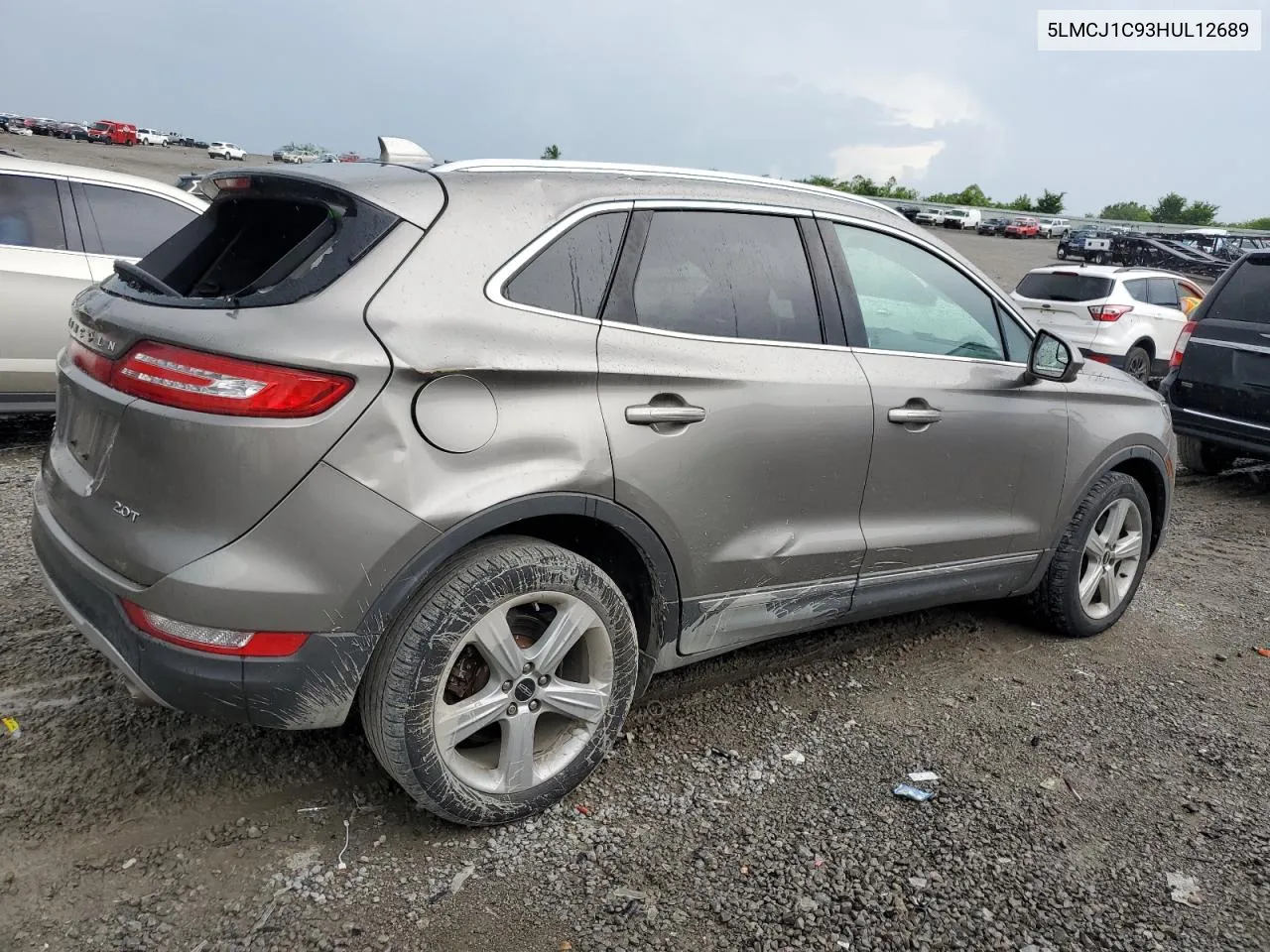 5LMCJ1C93HUL12689 2017 Lincoln Mkc Premiere