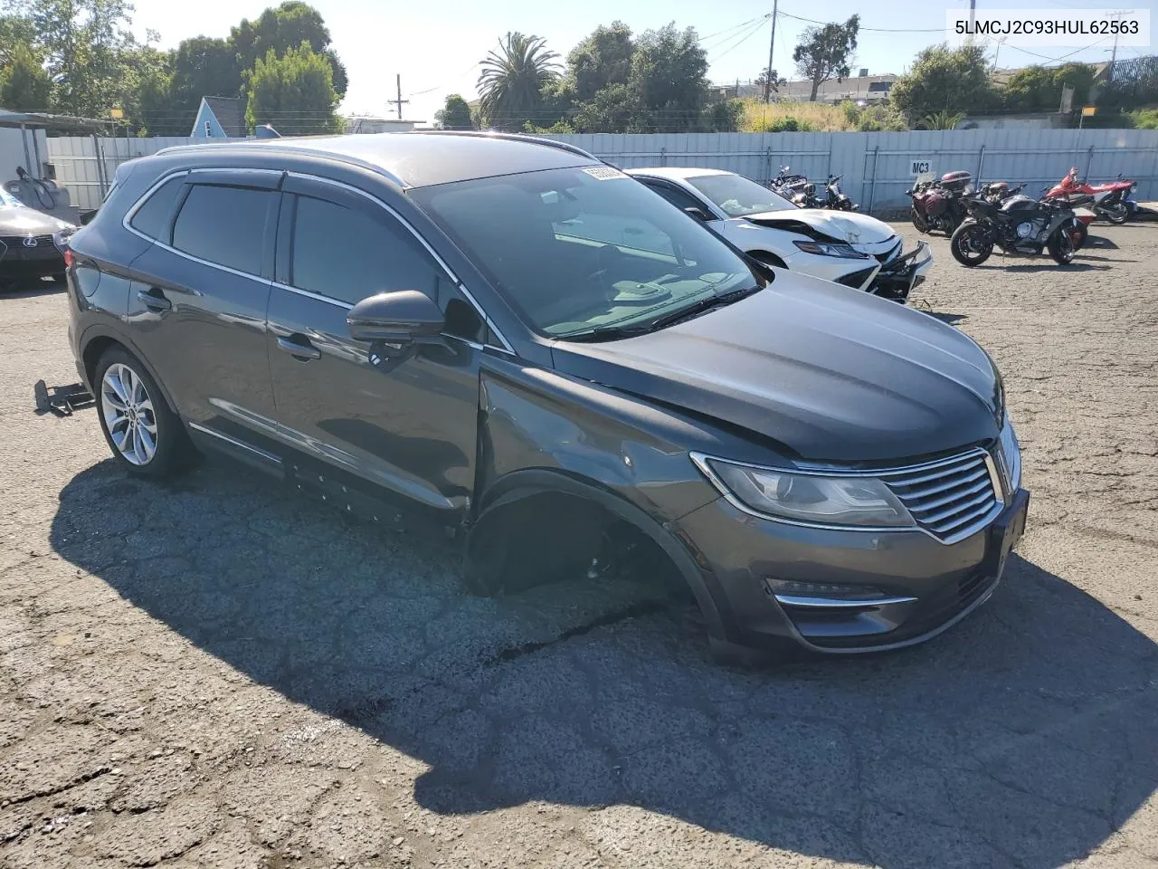 5LMCJ2C93HUL62563 2017 Lincoln Mkc Select