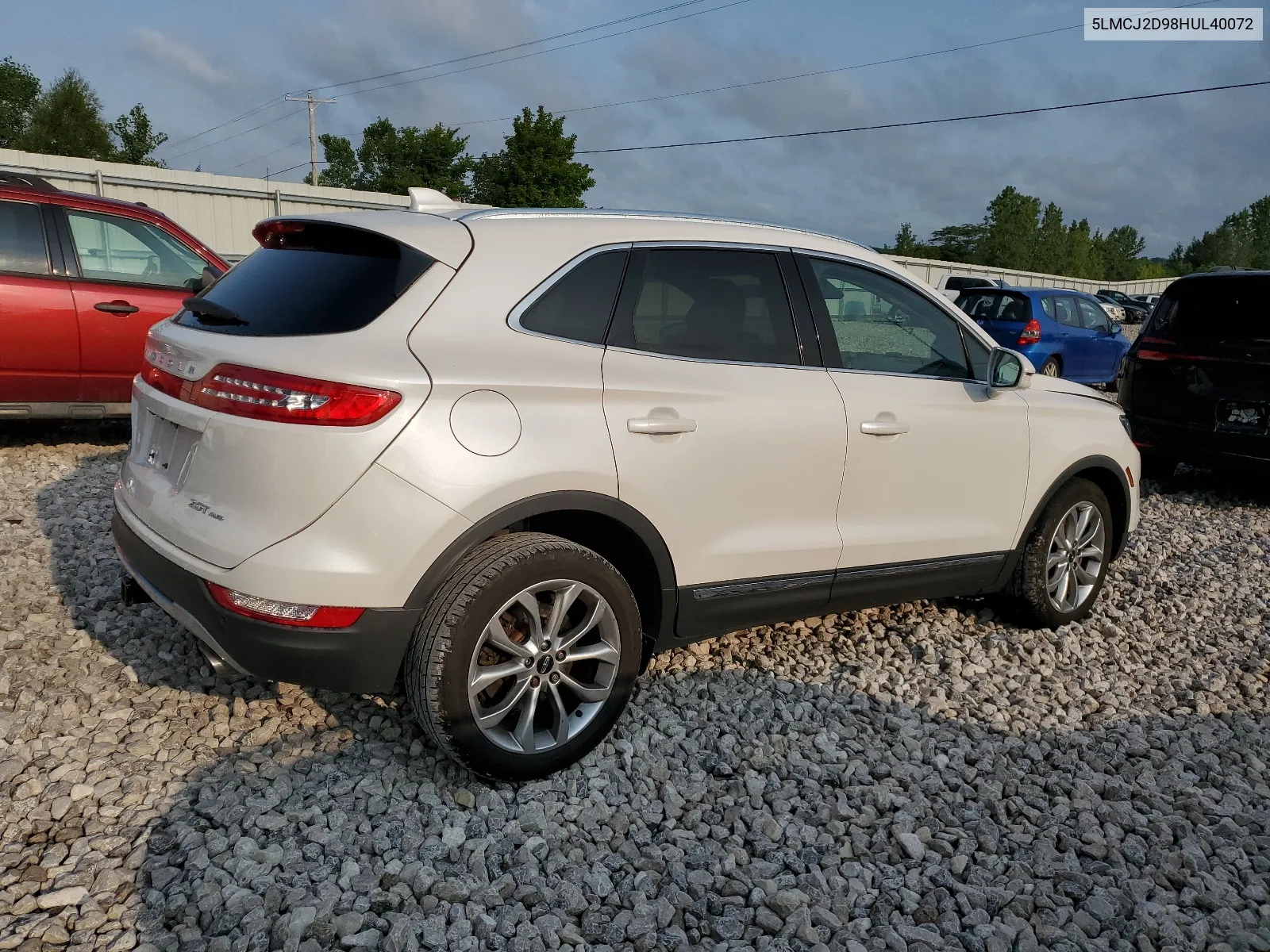 5LMCJ2D98HUL40072 2017 Lincoln Mkc Select