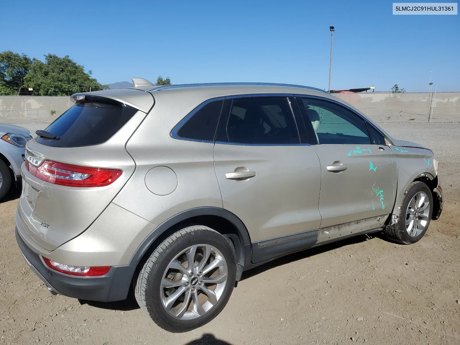 5LMCJ2C91HUL31361 2017 Lincoln Mkc Select