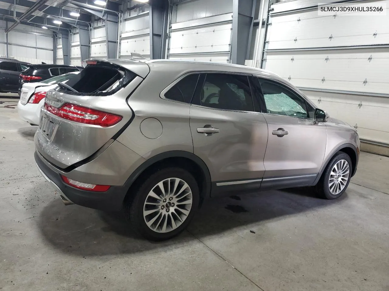 5LMCJ3D9XHUL35266 2017 Lincoln Mkc Reserve