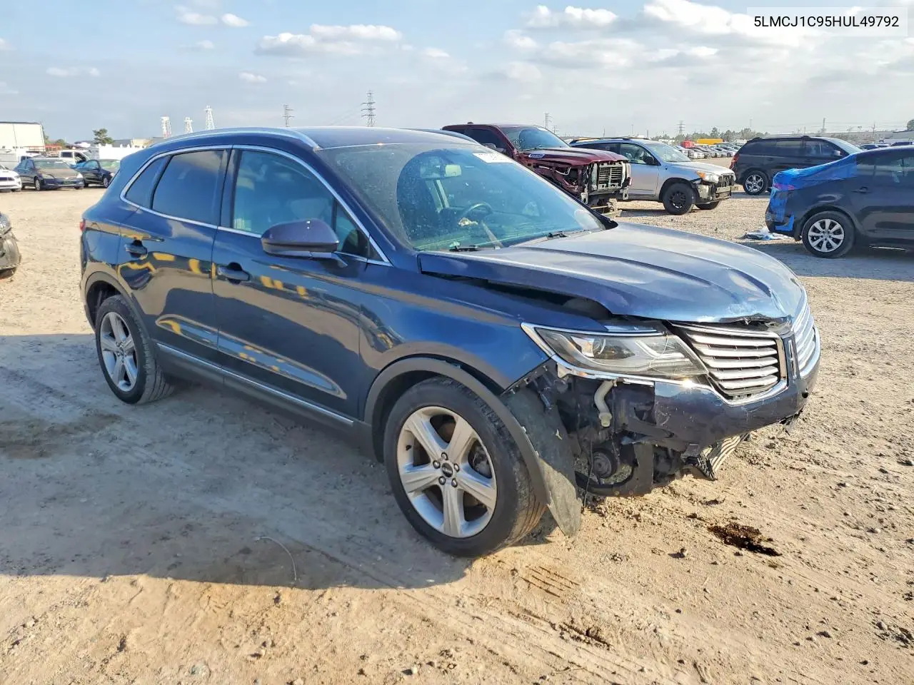 5LMCJ1C95HUL49792 2017 Lincoln Mkc Premiere