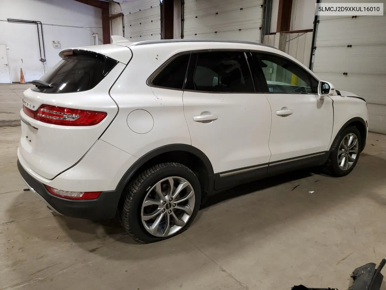 5LMCJ2D9XKUL16010 2019 Lincoln Mkc Select