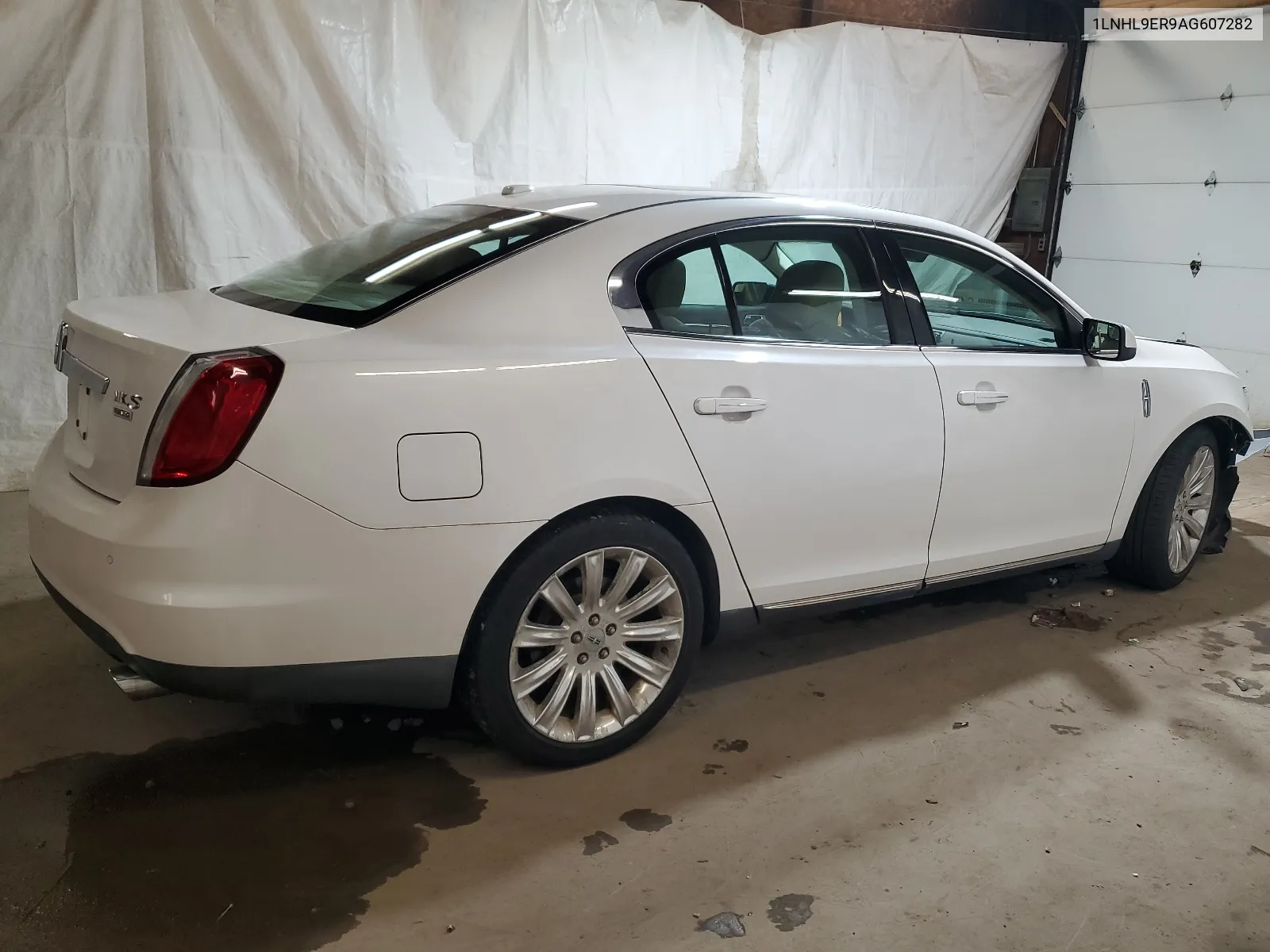 1LNHL9ER9AG607282 2010 Lincoln Mks