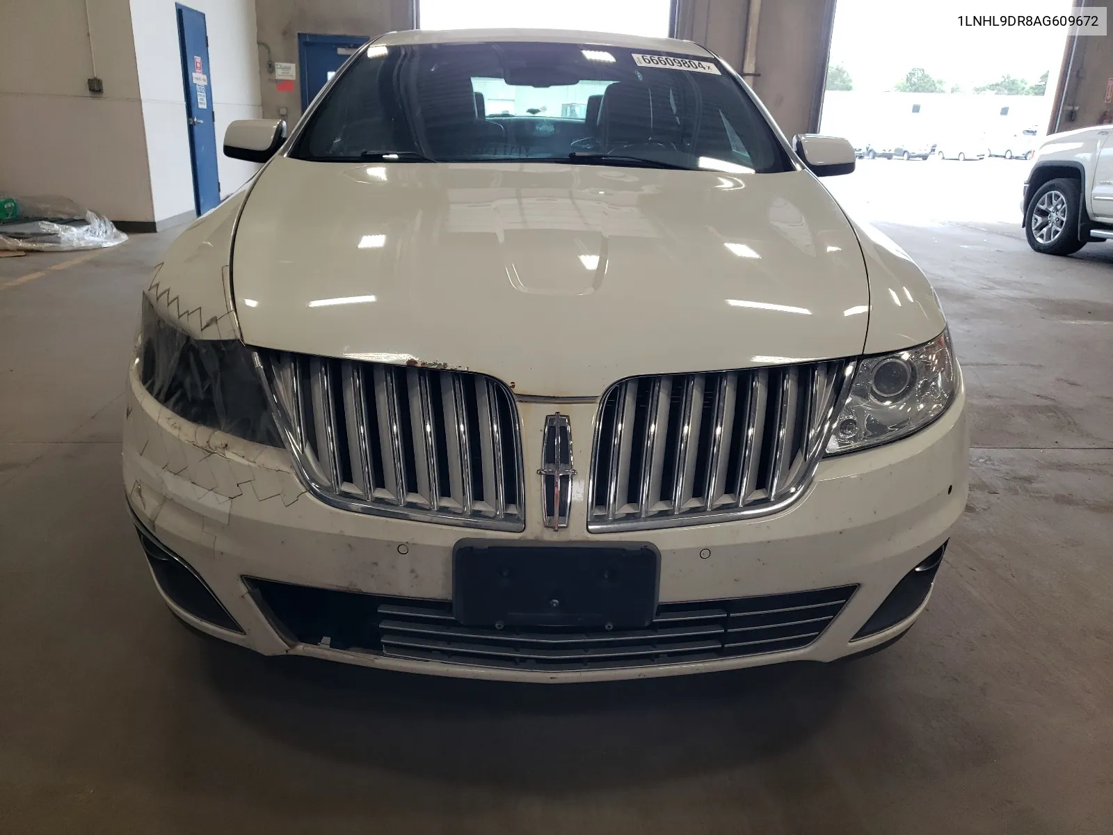 1LNHL9DR8AG609672 2010 Lincoln Mks